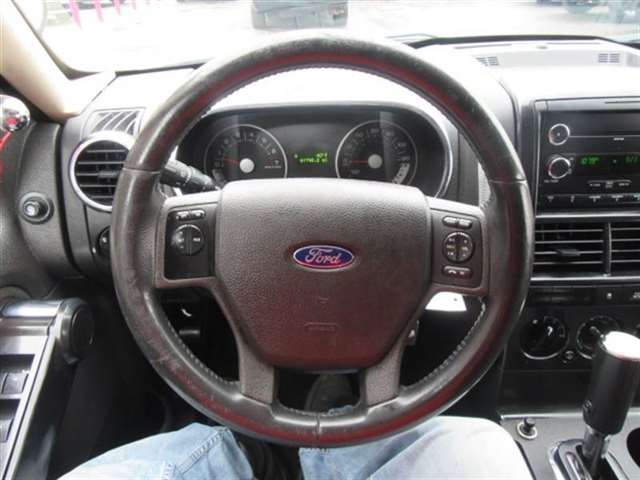 Ford Explorer 2010 photo 36